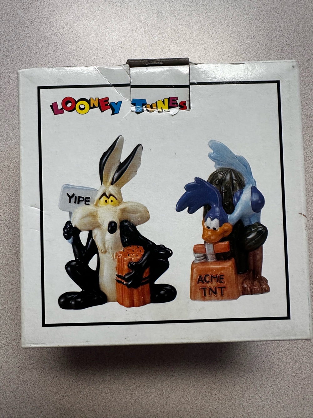 Vintage Looney Tunes Salt + Pepper
